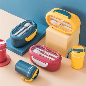 Combo lunchbox and bottle with spoon