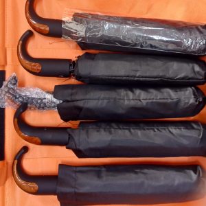 Umbrella curved handle