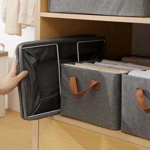Unpartitioned closet organiser